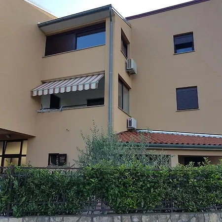 Matteo アパート ロヴィニ