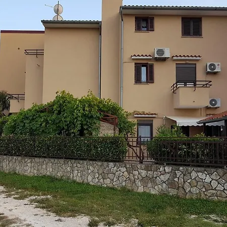 アパート Matteo ロヴィニ