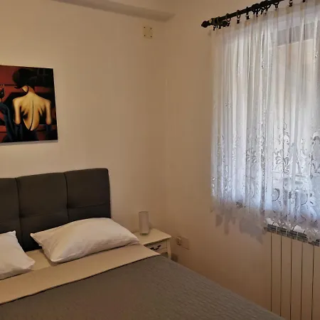 Matteo アパート ロヴィニ