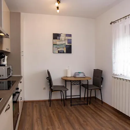 アパート Matteo ロヴィニ