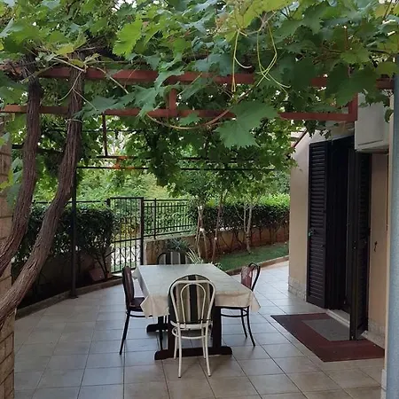 Matteo アパート ロヴィニ